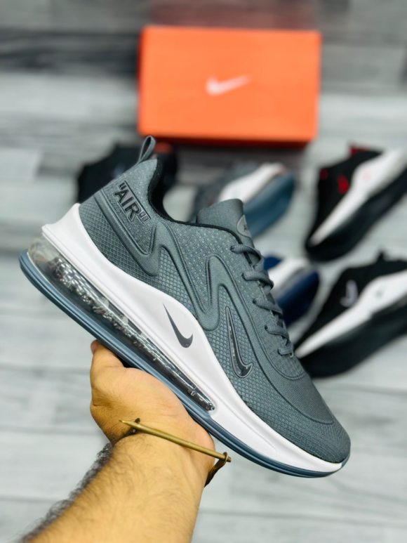 NK AIR MAX 720 - Image 2